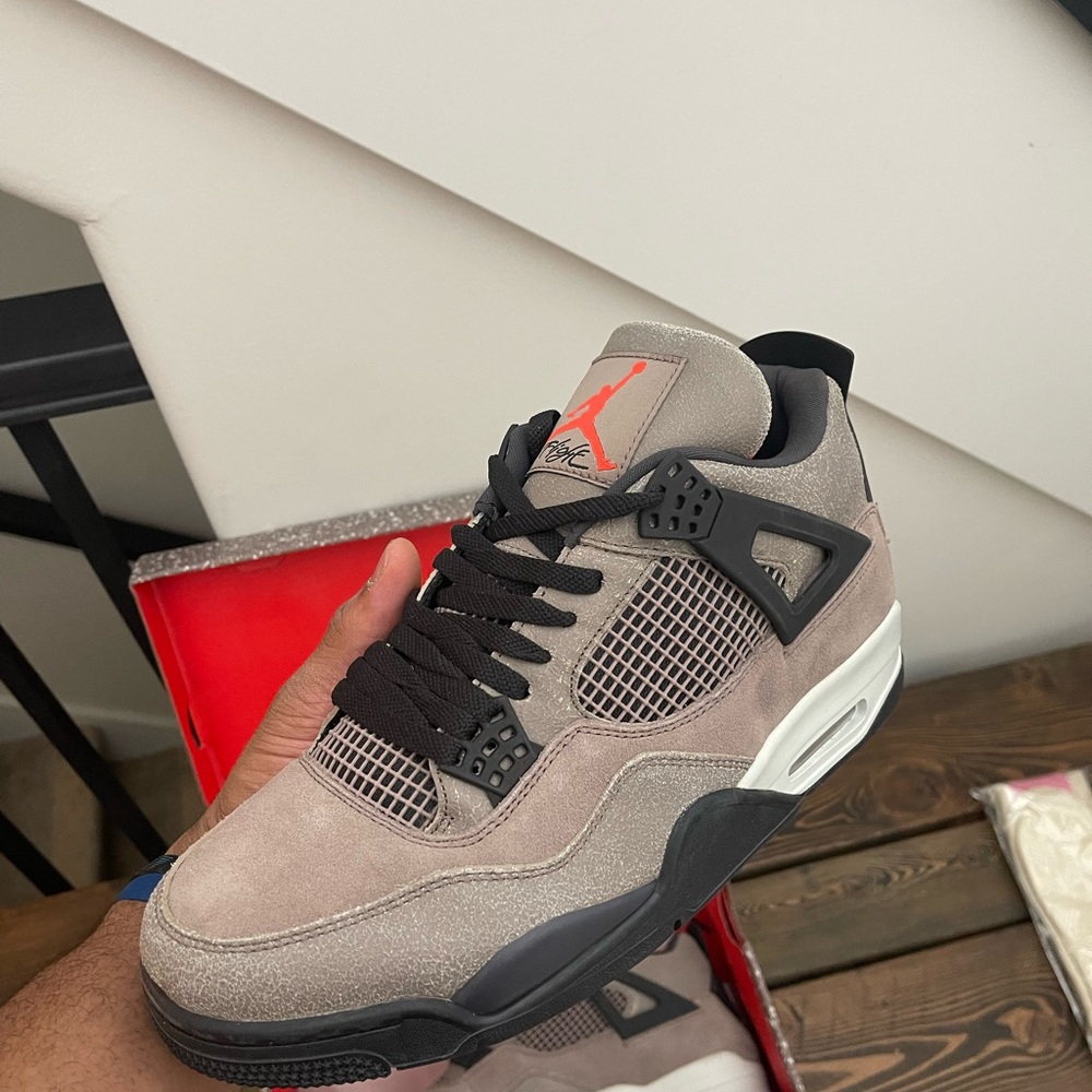 Jordan 4 Taupe Haze